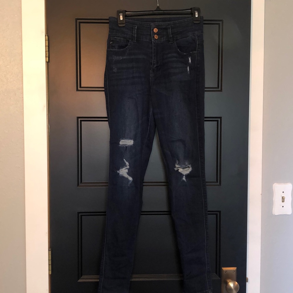 Kancan dark wash distressed skinny jeans size 7/27
